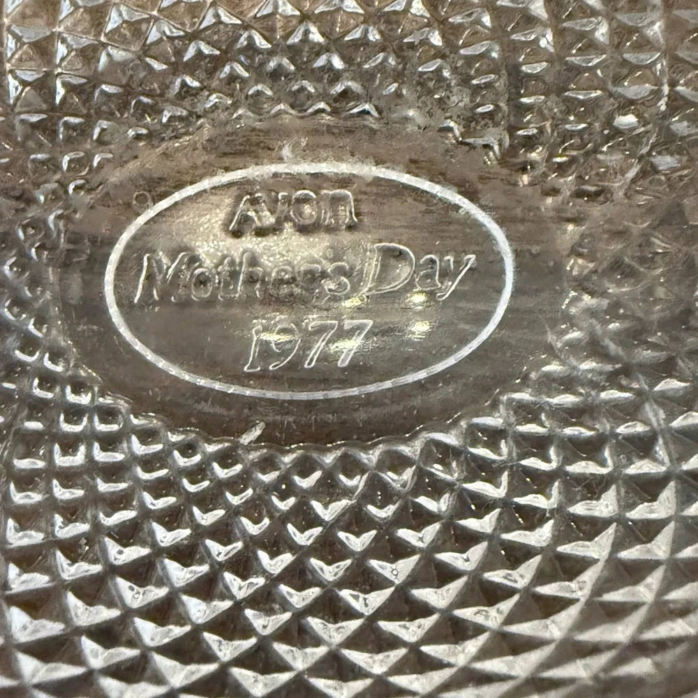 Vintage Avon Fostoria Mother's Day 1977 Egg